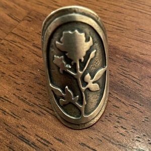 Noisy Plume sterling silver wild rose ring size 9